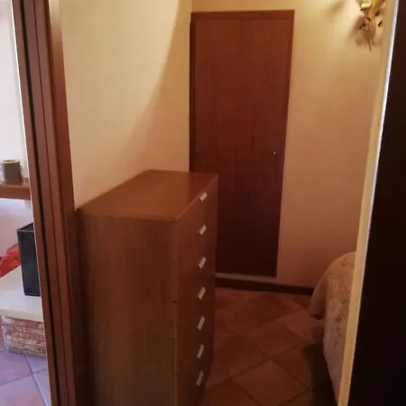 Bogliaco Apartman Roina